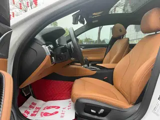BMW 5 Series 2020 530Li Премиум-класса M Спортивный костюм интерьер фото 16
