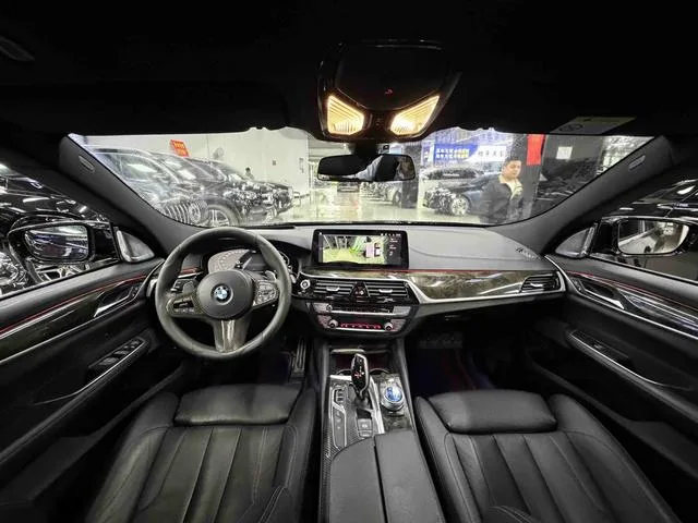 BMW 6 Series GT 2020 630i M Conjunto deportivo exterior foto 7 BMW 6 Series GT 2020 630i M Conjunto deportivo exterior foto 7
