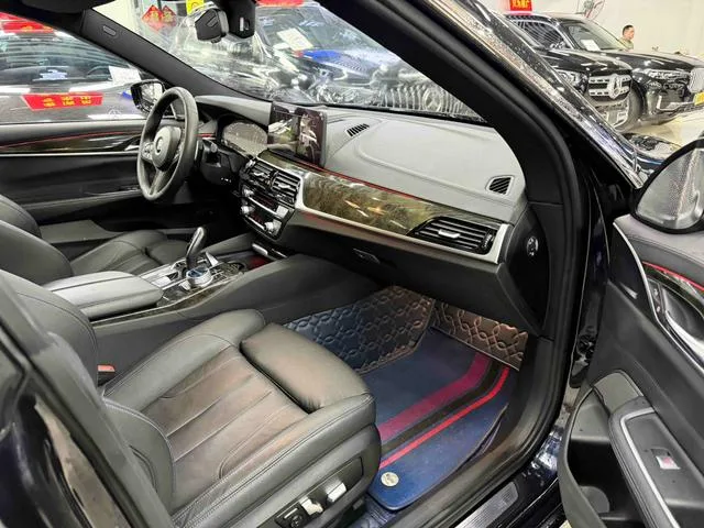 BMW 6 Series GT 2020 630i M Conjunto deportivo interior foto 10 BMW 6 Series GT 2020 630i M Conjunto deportivo interior foto 10