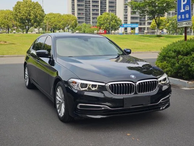 BMW 5 Series 2019 Restyling 530Li xDrive Luxury Set exterior photo 3 BMW 5 Series 2019 Restyling 530Li xDrive Luxury Set exterior photo 3