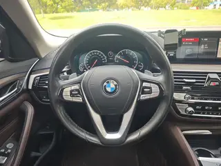 BMW 5 Series 2019 Restyling 530Li xDrive Luxury Set interior photo 11 BMW 5 Series 2019 Restyling 530Li xDrive Luxury Set interior photo 11