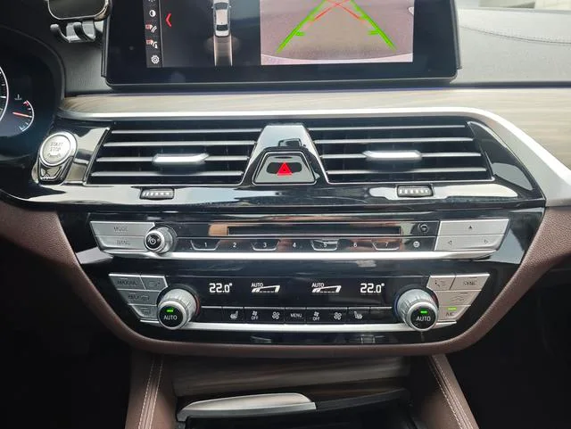 BMW 5 Series 2019 Restyling 530Li xDrive Luxury Set interior photo 15 BMW 5 Series 2019 Restyling 530Li xDrive Luxury Set interior photo 15