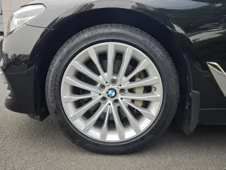 BMW 5 Series 2019 Restyling 530Li xDrive Luxury Set interior photo 18 BMW 5 Series 2019 Restyling 530Li xDrive Luxury Set interior photo 18