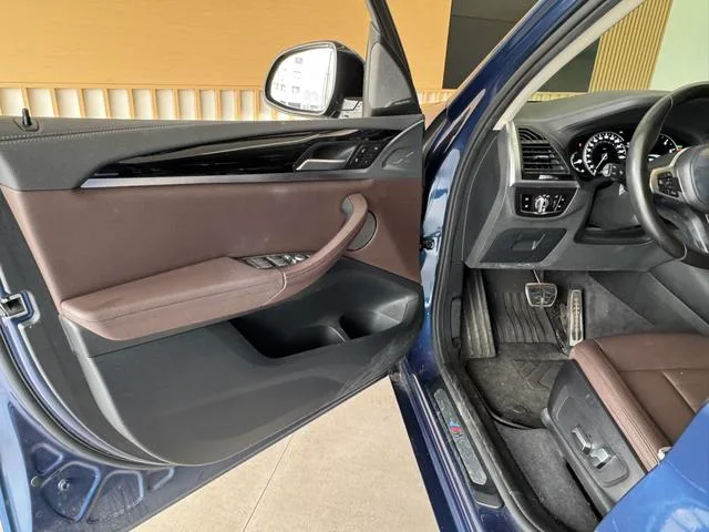 BMW X3 2018 xDrive25i M Sports suit Country VI interior photo 8