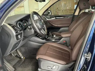 BMW X3 2018 xDrive25i M Sports suit Country VI interior photo 9