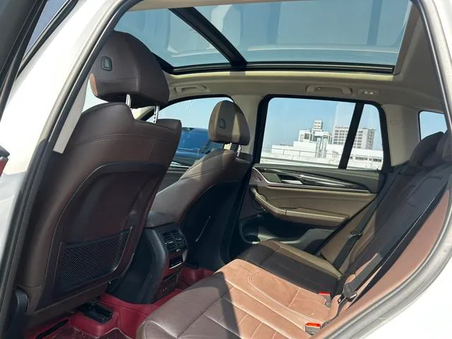 BMW X3 2018 xDrive30i Premium Class M Sports suit Country VI interior photo 7
