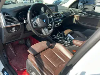 BMW X3 2018 xDrive30i Premium Class M Sports suit Country VI interior photo 8