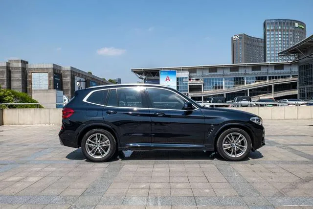 BMW X3 2020 xDrive25i M Sports suit interior photo 8 BMW X3 2020 xDrive25i M Sports suit interior photo 8