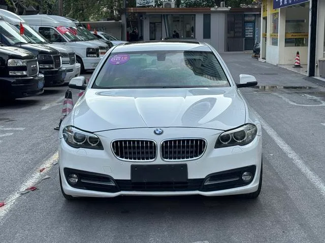 BMW 5 Series 2014 520Li Elegant style exterior photo 2