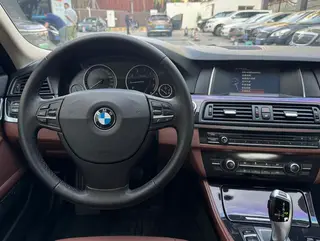 BMW 5 Series 2014 520Li Elegant style interior photo 9