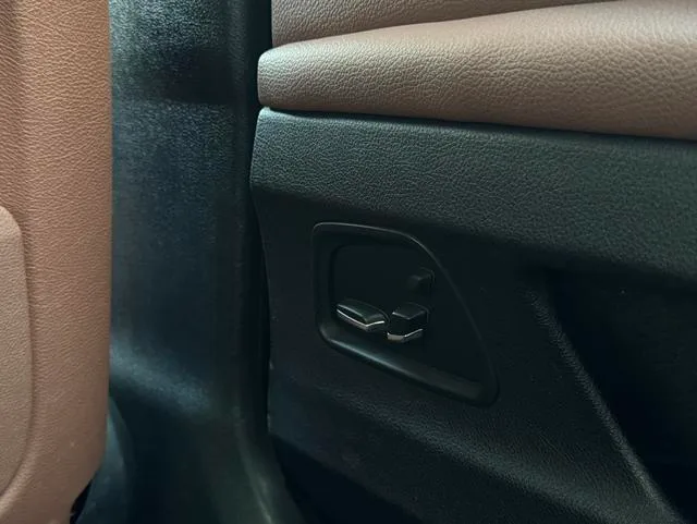 BMW 5 Series 2014 520Li Elegant style interior photo 10