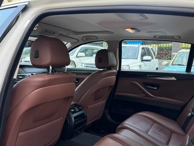 BMW 5 Series 2014 520Li Elegant style interior photo 13