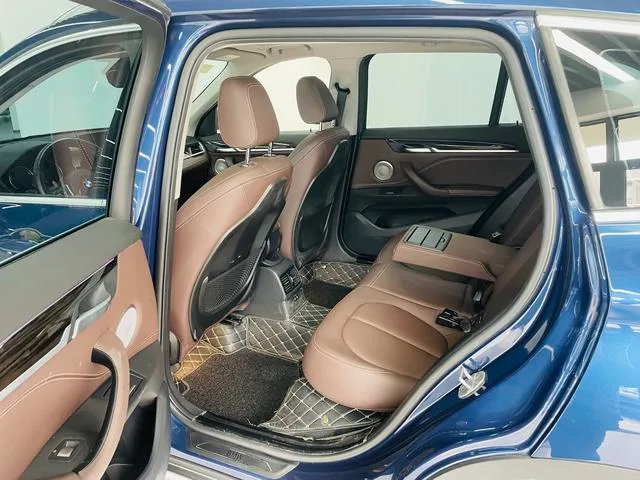 BMW X1 2021 xDrive25Li Tipo de lujo exterior foto 9