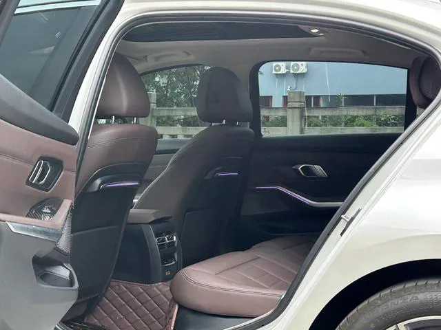 BMW 3 Series 2020 325Li M Sports suit interior photo 11 BMW 3 Series 2020 325Li M Sports suit interior photo 11