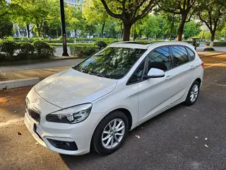 BMW 2 Series Touring 2016 218i Style tendance