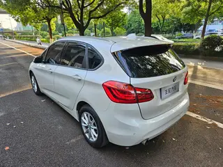 BMW 2 Series Touring 2016 218i Estilo de moda exterior foto 4