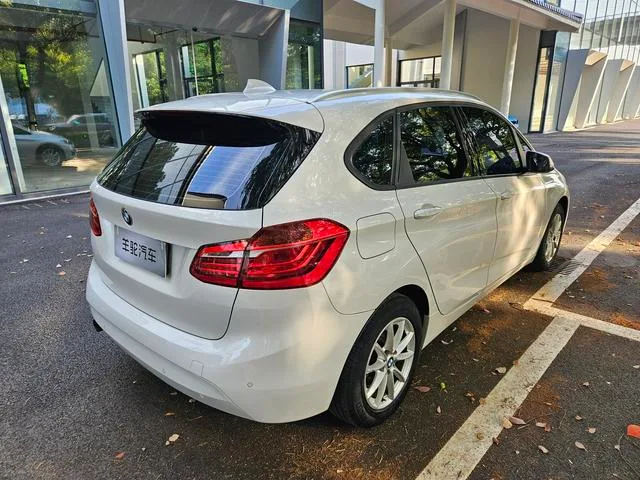 BMW 2 Series Touring 2016 218i Estilo de moda exterior foto 6
