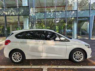BMW 2 Series Touring 2016 218i Estilo de moda exterior foto 7