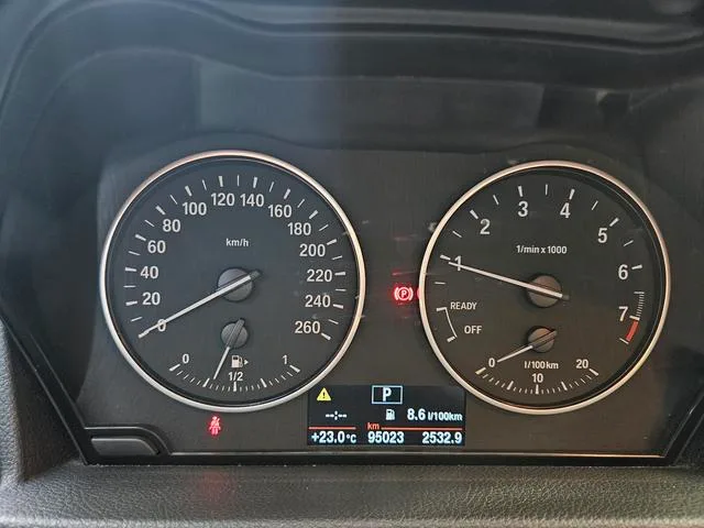 BMW 2 Series Touring 2016 218i Estilo de moda exterior foto 10