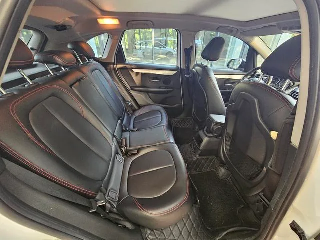 BMW 2 Series Touring 2016 218i Estilo de moda interior foto 12