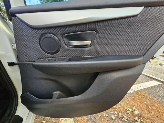 BMW 2 Series Touring 2016 218i Estilo de moda interior foto 13