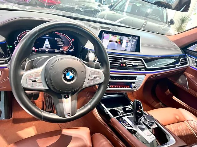 BMW 7 Series 2019 Restyling 740Li xDrive Administrative M Sports suit exterior photo 5