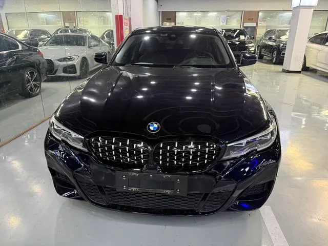 BMW 3 Series 2022 325i M Sports suit exterior photo 2