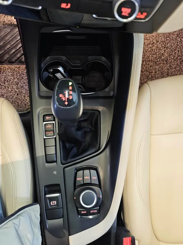 BMW X1 2019 sDrive20Li Leading Type interior photo 18