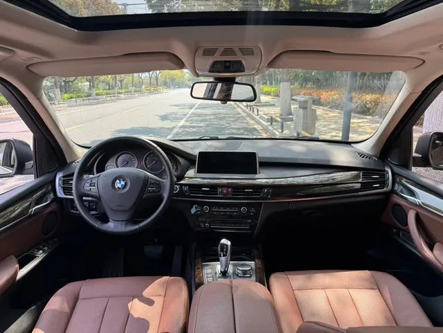 BMW X5 2015 xDrive35i China Edición limitada interior foto 8