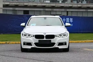BMW 3 Series 2017 320i M Sporty exterior photo 2
