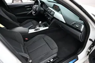 BMW 3 Series 2017 320i M Sporty exterior photo 7