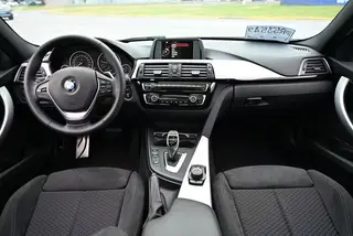 BMW 3 Series 2017 320i M Sporty interior photo 9