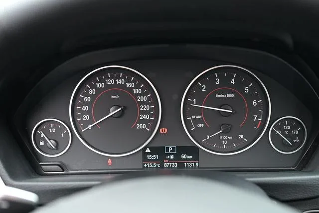 BMW 3 Series 2017 320i M Sporty interior photo 10