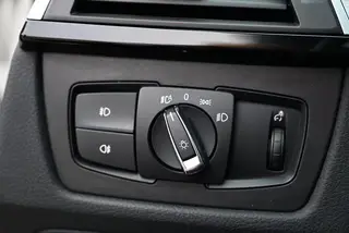 BMW 3 Series 2017 320i M Sporty interior photo 11