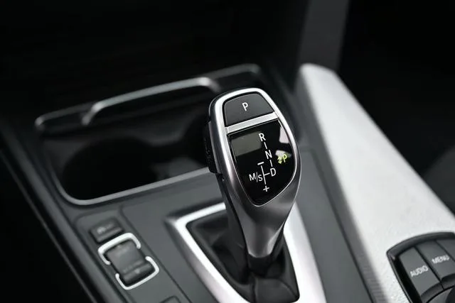 BMW 3 Series 2017 320i M Sporty interior photo 13