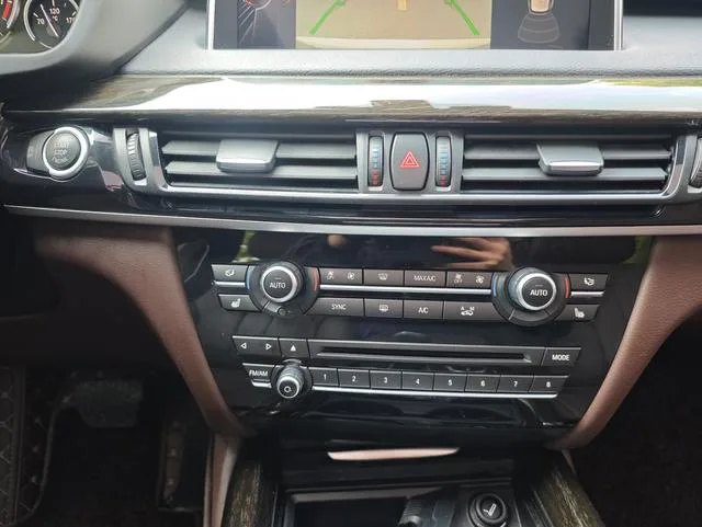 BMW X5 2014 xDrive35i Leading Type interior photo 13
