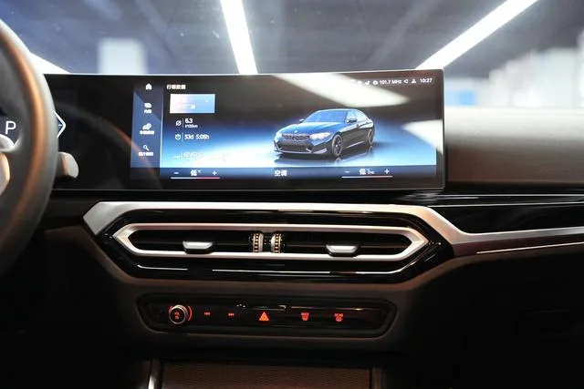 BMW 3 Series 2023 325Li M Sports Night Suit interior photo 17