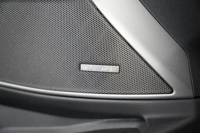 BMW 3 Series 2023 325Li M Sports Night Suit interior photo 19