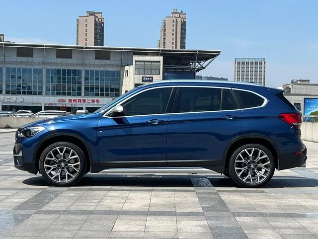 BMW X1 2021 xDrive25Li Tipo de lujo exterior foto 3