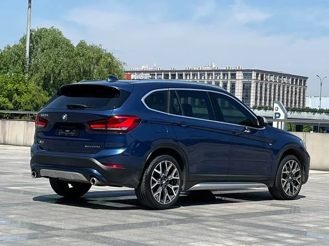BMW X1 2021 xDrive25Li Tipo de lujo exterior foto 4