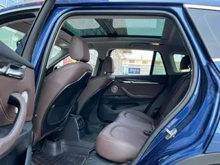 BMW X1 2021 xDrive25Li Tipo de lujo interior foto 12