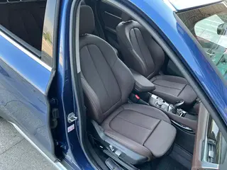 BMW X1 2021 xDrive25Li Tipo de lujo interior foto 14