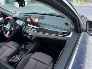 BMW X1 2021 xDrive25Li Tipo de lujo interior foto 16