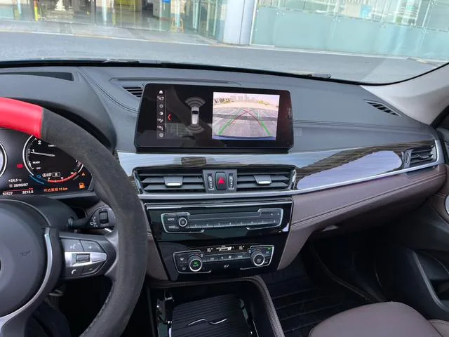BMW X1 2021 xDrive25Li Tipo de lujo interior foto 19