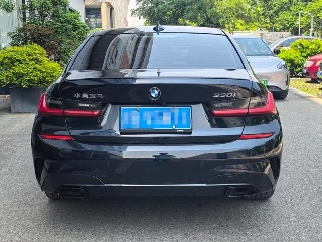 BMW 3 Series 2020 330i M Set de nuit de sport intérieur photo 15