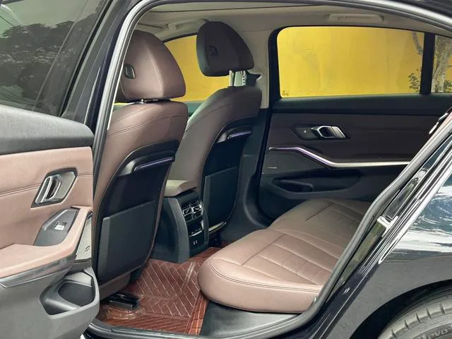 BMW 3 Series 2021 325Li M Sports Night Suit interior photo 13