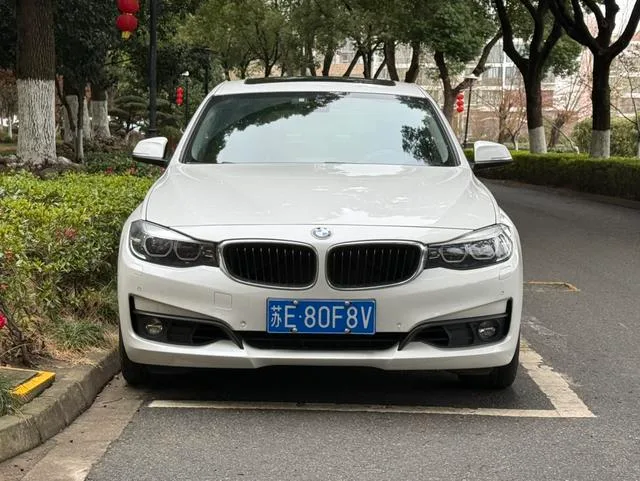 BMW 3 Series GT 2017 320i Fashionable exterior photo 2 BMW 3 Series GT 2017 320i Fashionable exterior photo 2