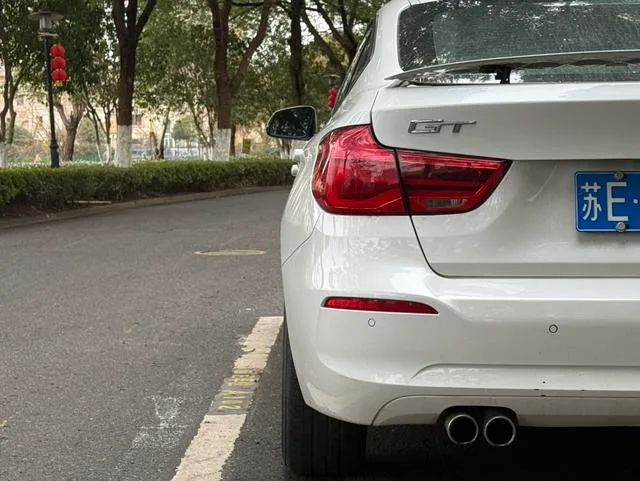 BMW 3 Series GT 2017 320i Fashionable interior photo 11 BMW 3 Series GT 2017 320i Fashionable interior photo 11