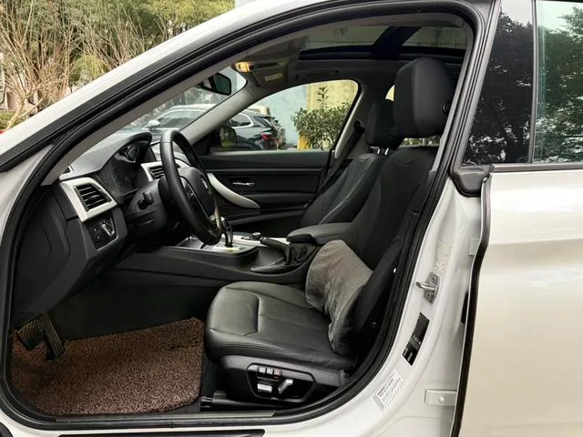 BMW 3 Series GT 2017 320i Fashionable interior photo 14 BMW 3 Series GT 2017 320i Fashionable interior photo 14