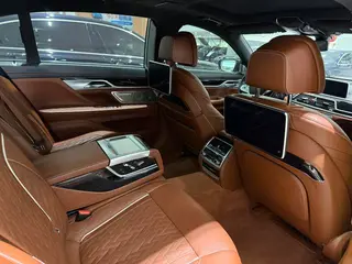 BMW 7 Series 2019 Restyling 740Li xDrive Administrative Luxury Set interior photo 11